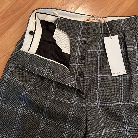 Brand new Marni wide leg pants. 100% wool. Grey. Size IT 42 = US 6 - Picture 10 of 12